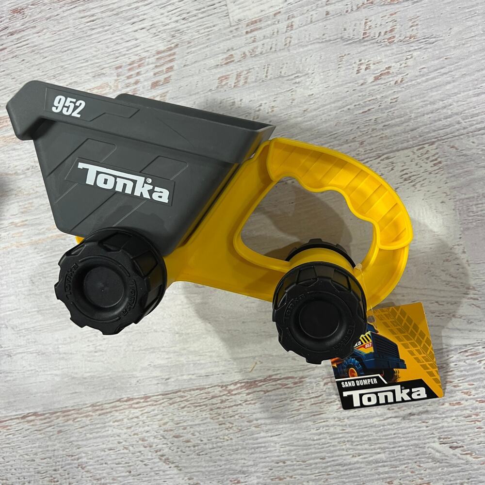 Tonka Sand Dumper Toy Truck Rolling Wheels Working Dump NEW